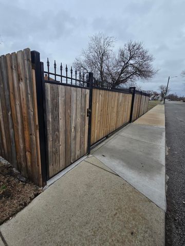 907 Carroll Street, Hammond, IN 46320