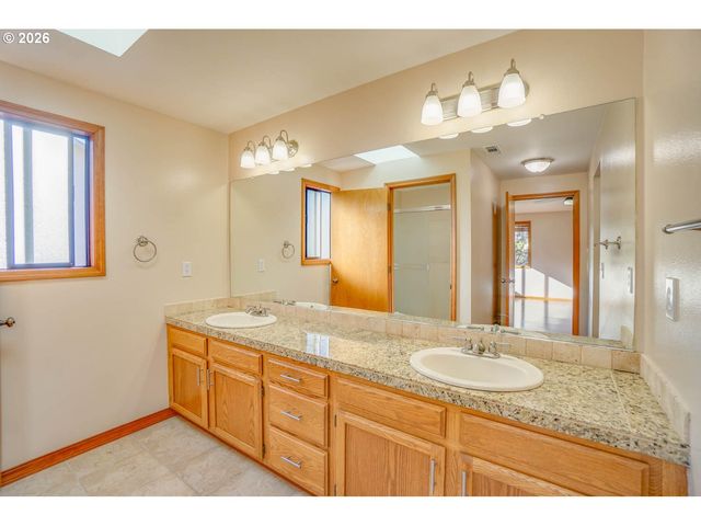 9201 Ne 32ND Ave, Vancouver, WA 98665