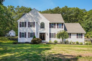4 Natasha Cir, Methuen, MA 01844