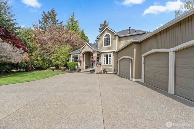 8107 204th Avenue Ct E, Bonney Lake, WA 98391