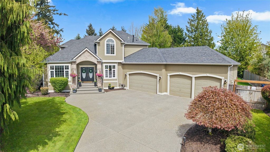 8107 204th Avenue Ct E, Bonney Lake, WA 98391