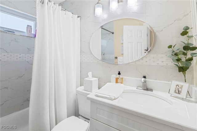 188 Bayview AVE, Fort Myers Beach, FL 33931