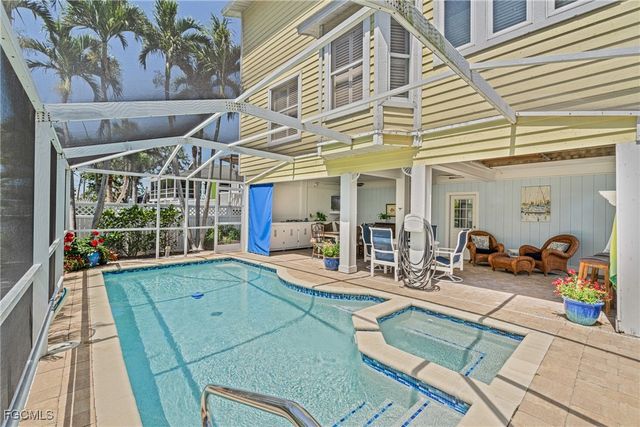 188 Bayview AVE, Fort Myers Beach, FL 33931