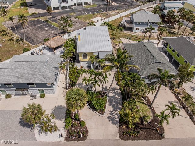 188 Bayview AVE, Fort Myers Beach, FL 33931
