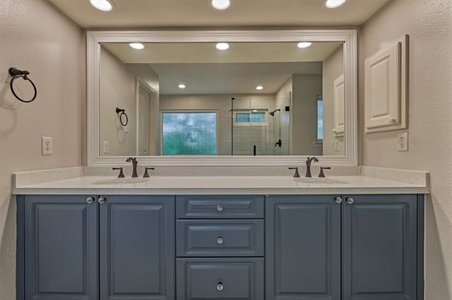 93 N Apple Springs Circle Circle, The Woodlands, TX 77382