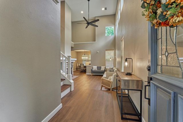 93 N Apple Springs Circle Circle, The Woodlands, TX 77382