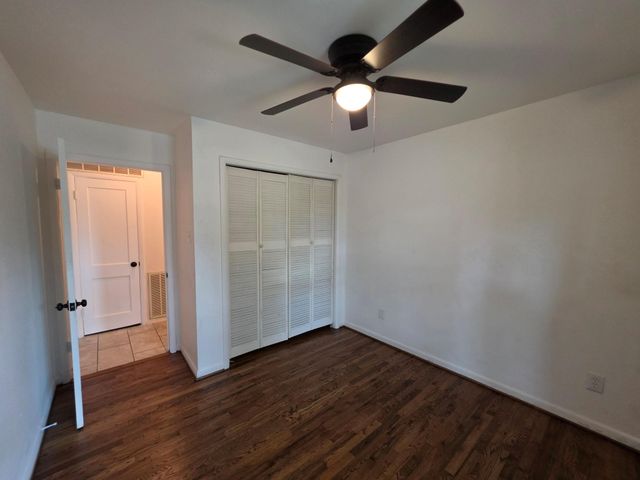 3907 Grapevine Street, Houston, TX 77045