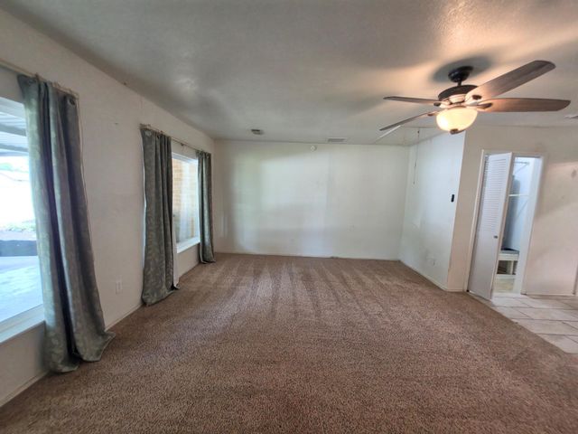 3907 Grapevine Street, Houston, TX 77045