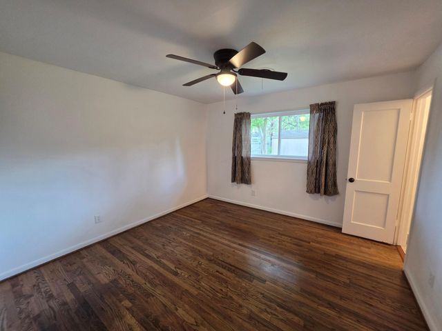 3907 Grapevine Street, Houston, TX 77045