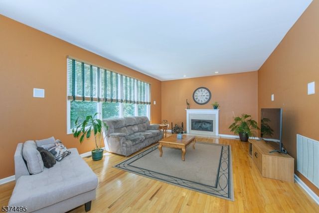6 Crestview Ln, Sparta Twp., NJ 07871