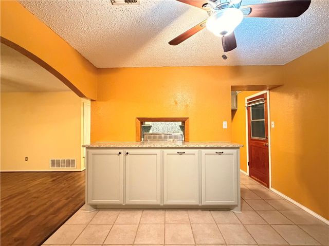 11101 Mulholland Dr, Corpus Christi, TX 78410