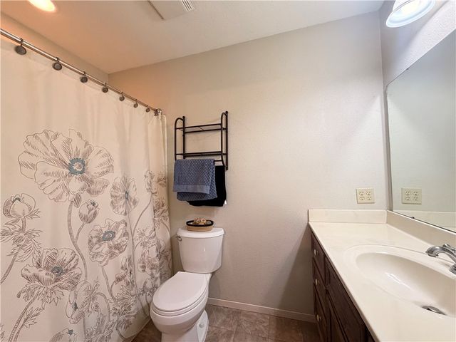 11101 Mulholland Dr, Corpus Christi, TX 78410