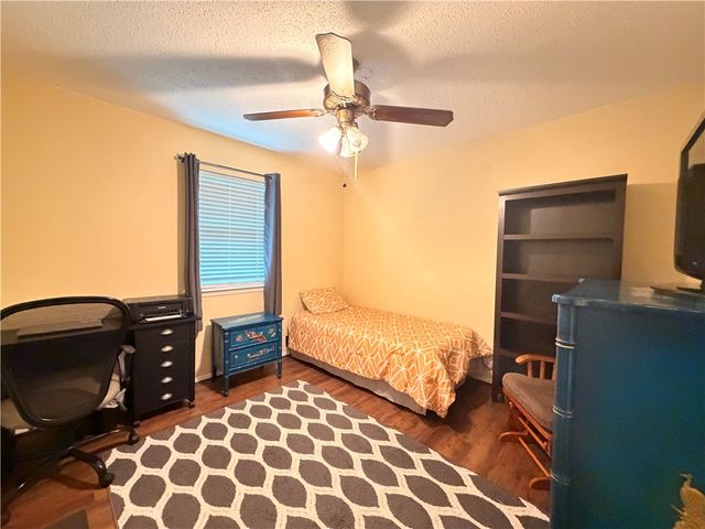 11101 Mulholland Dr, Corpus Christi, TX 78410