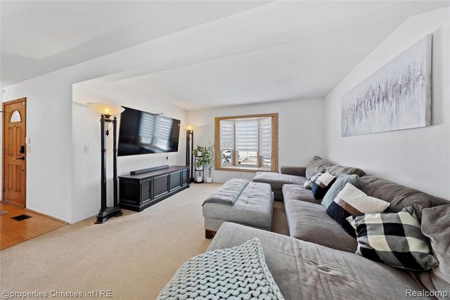 44035 Westminister Way, Canton, MI 48187