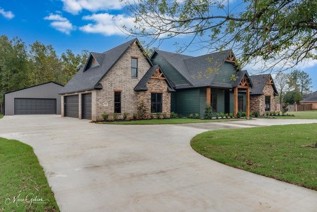 166 Lakewood Point Drive, Bossier City, LA 71111