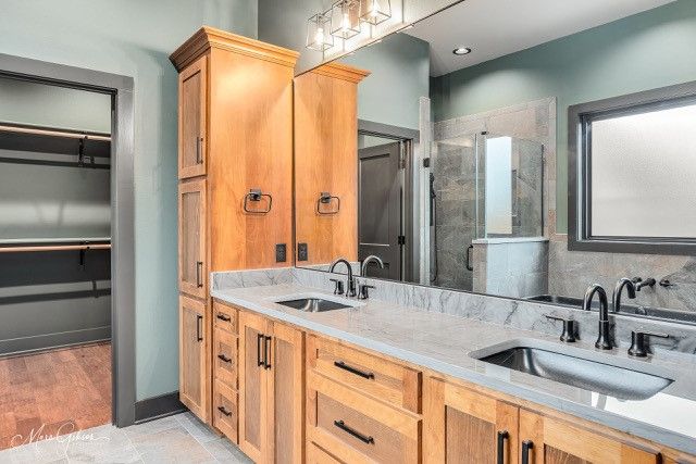 166 Lakewood Point Drive, Bossier City, LA 71111