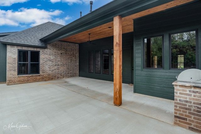 166 Lakewood Point Drive, Bossier City, LA 71111