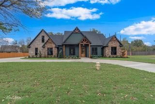 166 Lakewood Point Drive, Bossier City, LA 71111