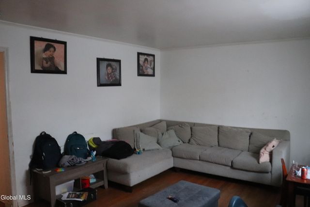 1 Holmes Court, Albany, NY 12209