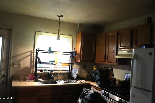 1 Holmes Court, Albany, NY 12209