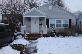 1 Holmes Court, Albany, NY 12209