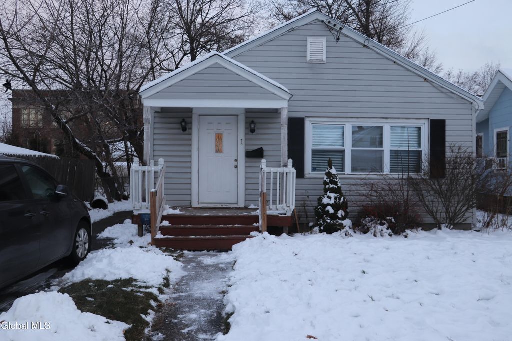 1 Holmes Court, Albany, NY 12209