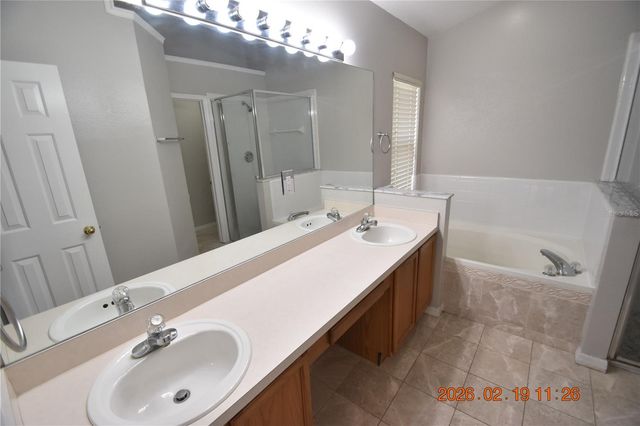 2521 CLARESIDE DRIVE, Valrico, FL 33596