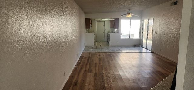 593 W Alamos Avenue, Clovis, CA 93612