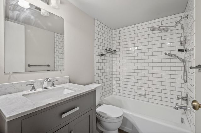 920 9th Avenue S 5, Hopkins, MN 55343