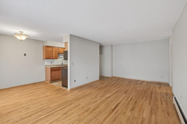 920 9th Avenue S 5, Hopkins, MN 55343