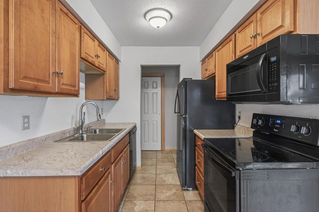 920 9th Avenue S 5, Hopkins, MN 55343