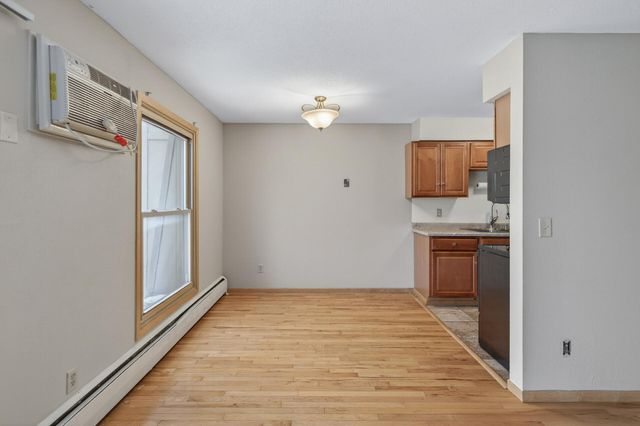 920 9th Avenue S 5, Hopkins, MN 55343