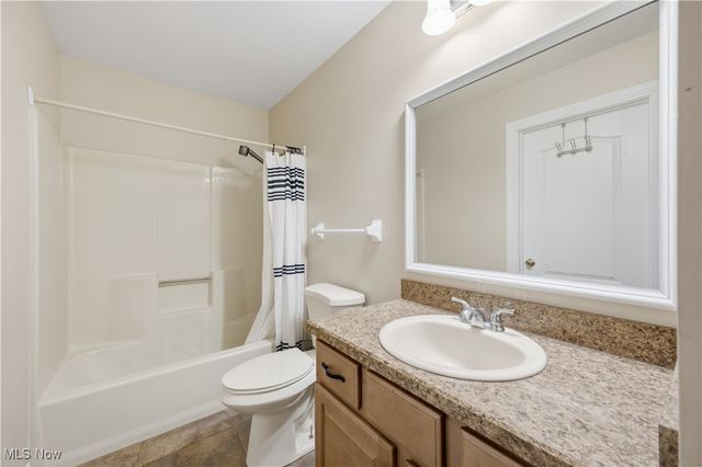 1738 Island Drive, Poland, OH 44514