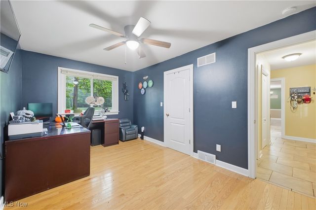 1738 Island Drive, Poland, OH 44514