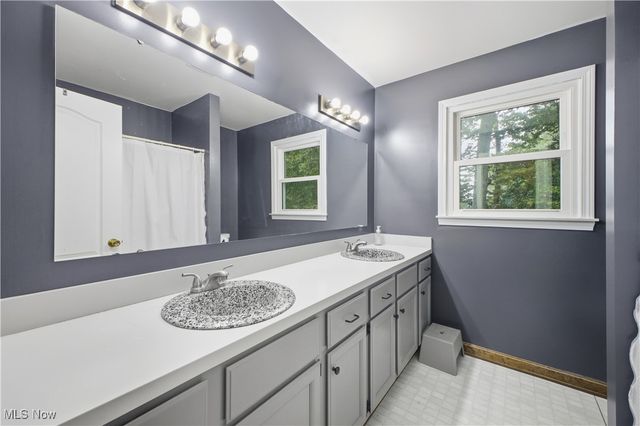 1738 Island Drive, Poland, OH 44514