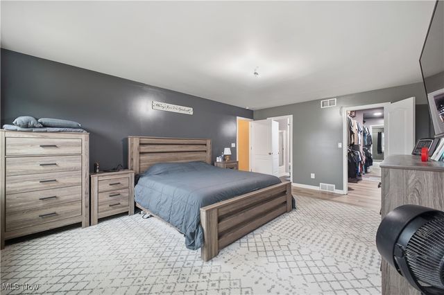 1738 Island Drive, Poland, OH 44514