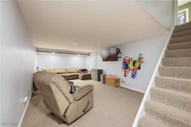 1738 Island Drive, Poland, OH 44514