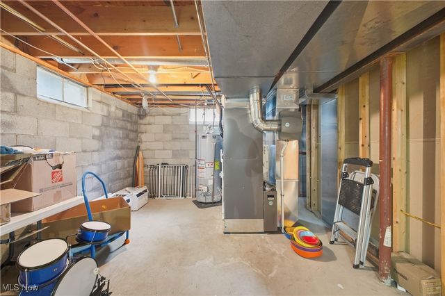 1738 Island Drive, Poland, OH 44514