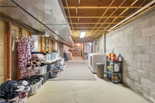 1738 Island Drive, Poland, OH 44514