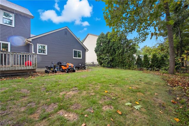 1738 Island Drive, Poland, OH 44514