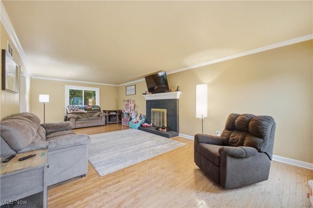 1738 Island Drive, Poland, OH 44514