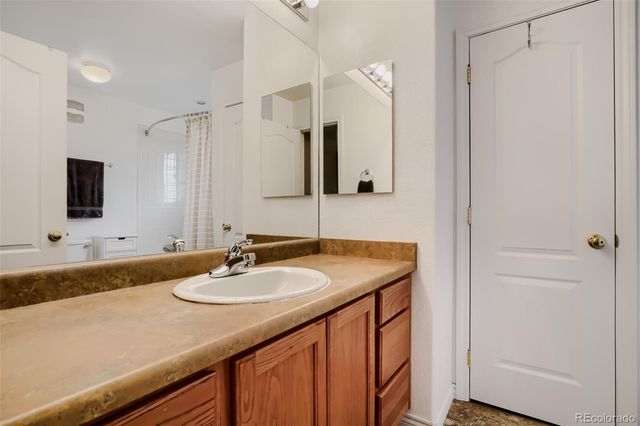 3261 S Uravan Court, Aurora, CO 80013