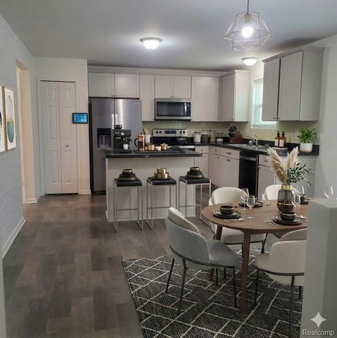33520 Birchlawn, Westland, MI 48185