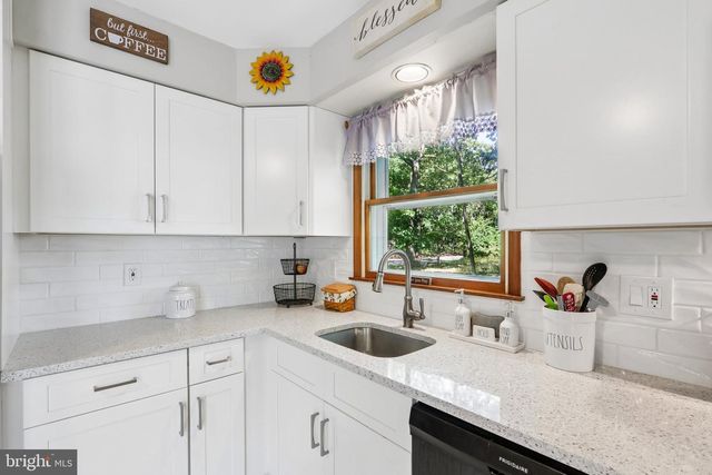 129 TOWNSEND RD, Marmora, NJ 08223