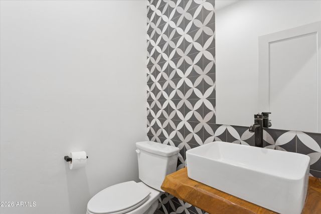 1841 E MONTECITO Avenue, Phoenix, AZ 85016