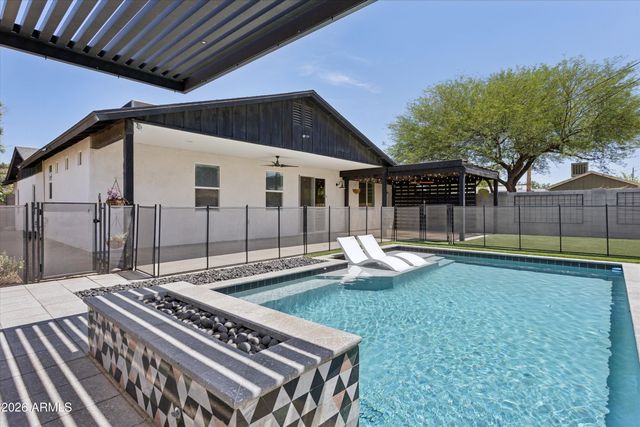1841 E MONTECITO Avenue, Phoenix, AZ 85016