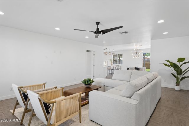 1841 E MONTECITO Avenue, Phoenix, AZ 85016