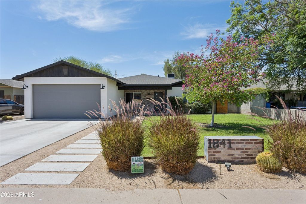 1841 E MONTECITO Avenue, Phoenix, AZ 85016