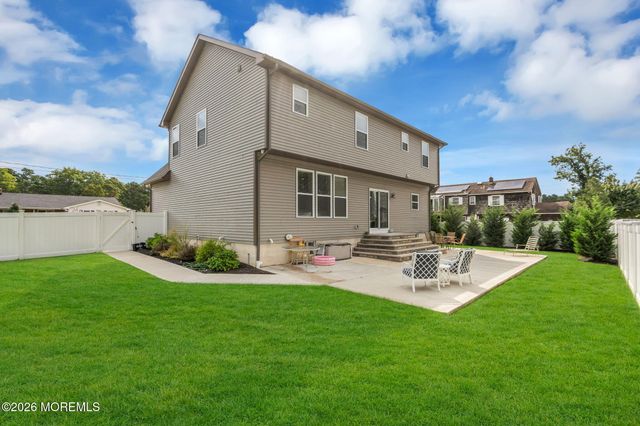 432 Nixon Avenue, Bayville, NJ 08721