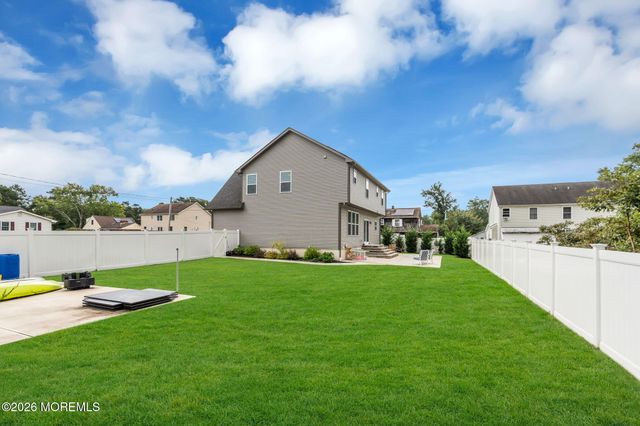 432 Nixon Avenue, Bayville, NJ 08721